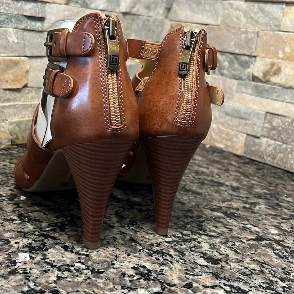 Lis Claiborne open toe heel/boot